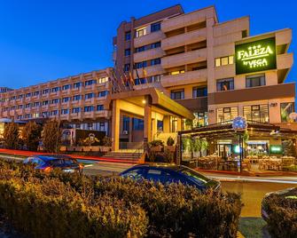 Faleza Hotel by Vega - Galaţi - Building