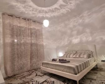 Repubblica Rooms - Bari - Camera da letto