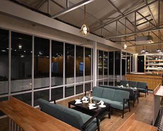 Bedzzz Xclusiv Morjim, Goa By Leisure Hotels - Morjim - Bar