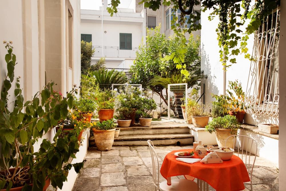 لا ناكا ديلا تارانتا بي آند بي