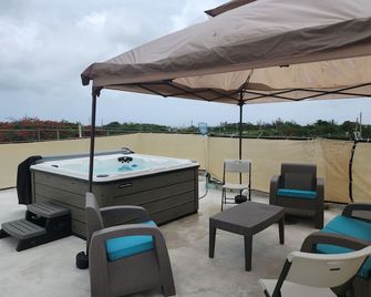 Stargaze Comfort Under the Stars & Arcade Room - Aguadilla - Balcon