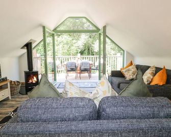 Old Wood Coach House - Lincoln - Sala de estar