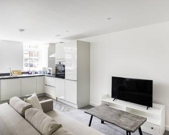 Modern 2bed Apartment in Worksop - Worksop - Living room