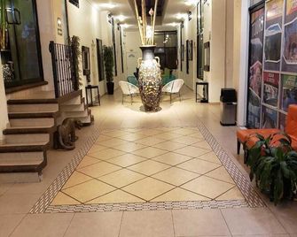 Hotel Esmeralda's - טוטסטלה גוטיירס - לובי