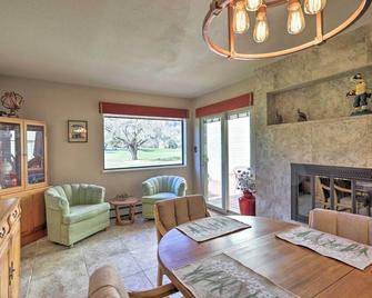Grand Junction Golf Course Condo with Balconies - Grand Junction - Comedor