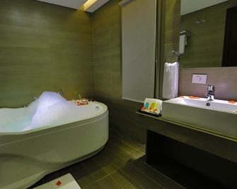 Jounieh Suites - Jounieh - Bathroom