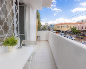 Meir's Boutique Guesthouse - Tel Aviv - Balcone