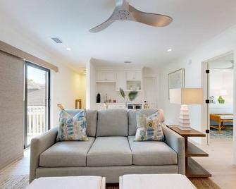Charming Coastal Bungalow - Sea Island