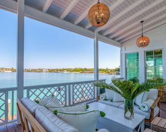 The Abaco Inn - Hope Town - Balcony