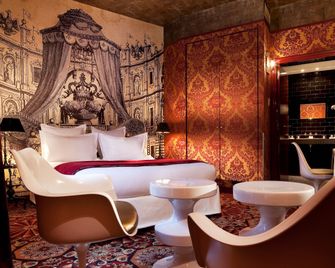 Hotel du Petit Moulin - פריז - חדר שינה