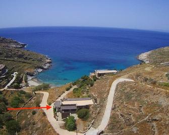 Rosemary apt charming, deluxe, \'private\' beach 40 m away very quiet location - Pisses - Edificio