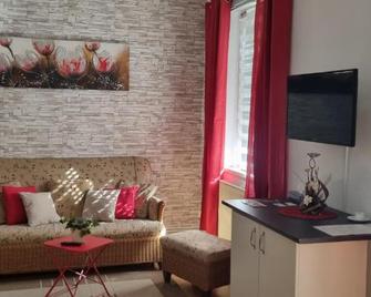 appartement meublé romain - Niederbronn-les-Bains - Salon