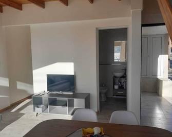 Duplex o Espacio Comercial/oficina Zona Bingo Olavarria - Olavarría - Living room