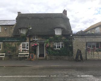 The Black Bull - Oakham - Building