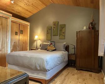 Cozy Log Cabin In Pristine Nature - Nelson - Bedroom