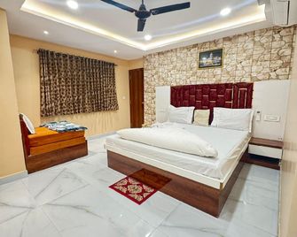 Hotel Zq - Kolkata - Bedroom