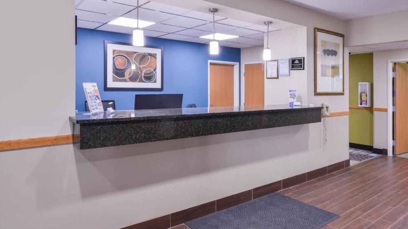 Regency Inn Geneseo Il I-80
