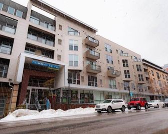 CozySuites Mill District with pool, gym # 10 - Minneapolis - Building