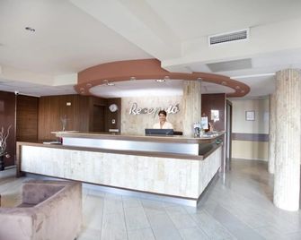 Hotel Makar Sport & Wellness - Pécs - Resepsjon