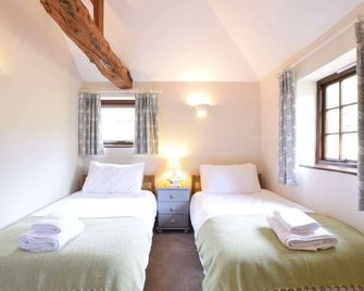 The Stables, Pet Friendly, Character Holiday Cottage In Polstead - Colchester - Bedroom