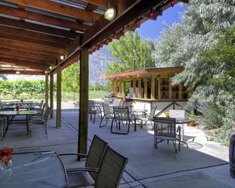 Crowsnest Vineyards Guesthouse - Cawston - Patio