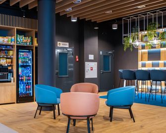 B&B HOTEL Kielce Centrum - קילצה - בר