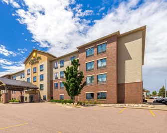 La Quinta Inn & Suites by Wyndham Sioux Falls - Sioux Falls - Building