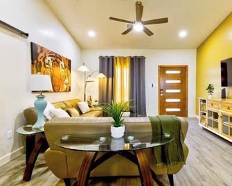 New fully furnished 2-bedroom home with all the essentials for a perfect stay - San Luis - Sala de estar