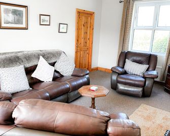 Lisheenbawn Farmhouse Farranfore by Trident Holiday Homes - Farranfore - Σαλόνι