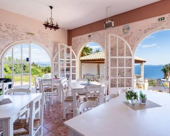 Stefanos Place - Corfú - Restaurante