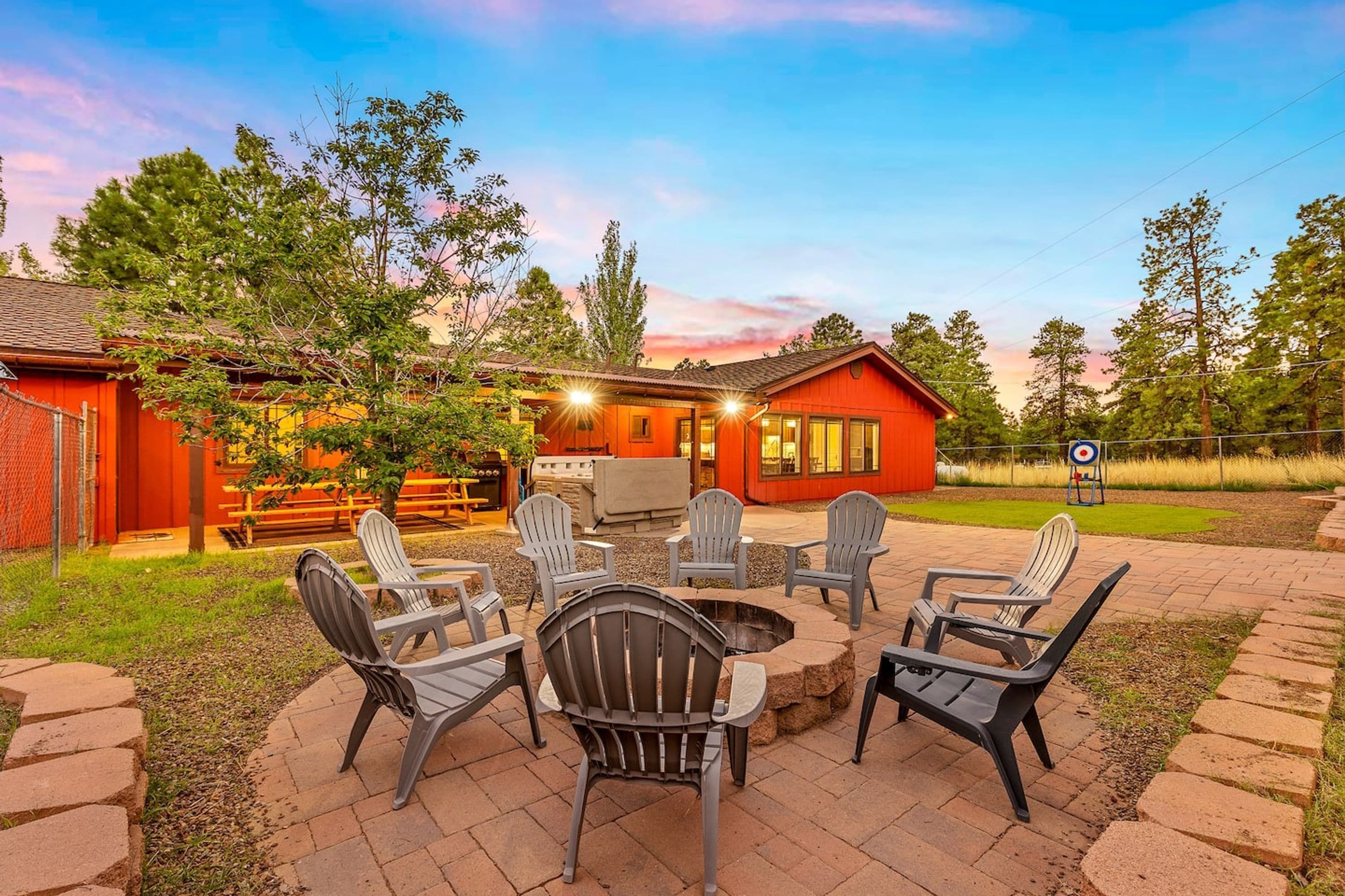 Spacious Canyon Peak Pine View Home Game Room Hot Tub - פלגסטאף - פטיו