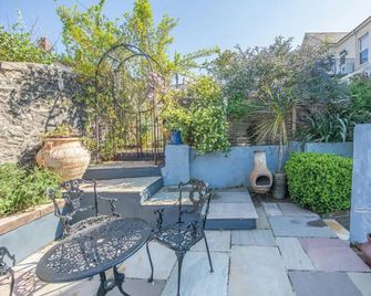 The Flat at number 11 - Newton Abbot - Patio