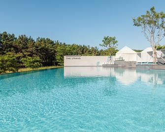 Nest Hotel Incheon - אינצ'ון - בריכה