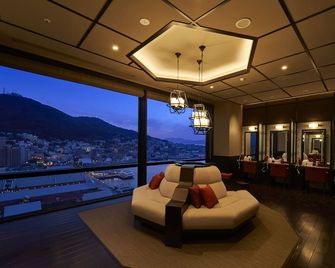 La Vista Hakodate Bay - האקונדאטה - סלון