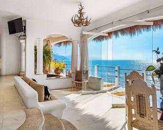 Casa Azul Profundo -Luxury Water Front Villa-From 8 up to 15 Bdrooms, Full Staff - Mismaloya - Pokój dzienny