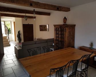 Gite A.M Hoche - Lançon-Provence - Τραπεζαρία