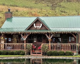 Fantastic 'Black Bear Cabin' In Lynn Valley - Elizabethton - Building