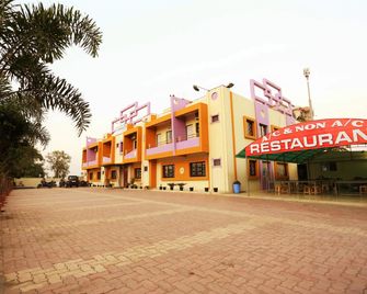 Hotel Somnath Sagar - Somnāth - Edificio