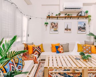 Tainan Haian Art Apartment - Tainan City - Living room