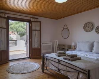 Galinos-traditional house A - Eresos - Habitación