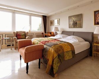 Die Villa Mettmann - Mettmann - Bedroom