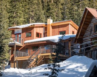 Mount Hayden Backcountry Lodge, Imogene Pass to Telluride jeep trail - Ouray - Building