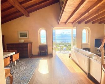 Residence Corte Ferrari -Ciao Vacanze- - Moniga del Garda - Sala de estar