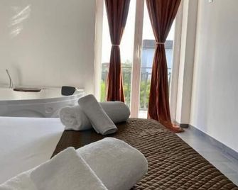 Habitat Luxury Suites - Bellona