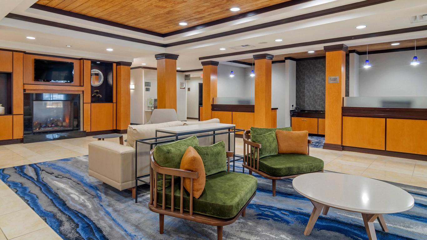 Fairfield Inn & Suites by Marriott Commerce