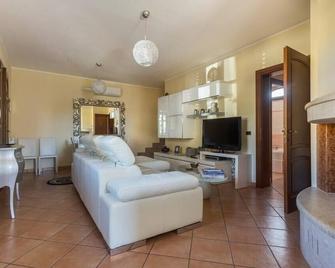 Anaelehouseapartmentsp1dxp3092 - Arborea - Soggiorno