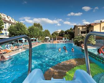 Hotel Paris Resort - Bellaria-Igea Marina - Piscine