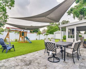 5 Mi to Beach Tampa Retreat with Furnished Lanai! - Tampa - Patio