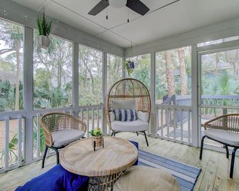 Edgewater Alley 9 by Wild Dunes, with Amenities - Isle of Palms - Huiskamer