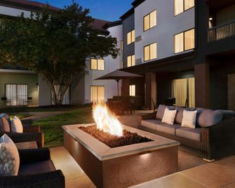 Courtyard by Marriott Tulsa Central - Tulsa - Patio